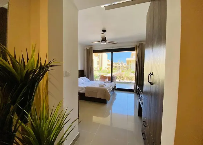 A Bright @gcribs - W/ Shared Pool! el-Gúna