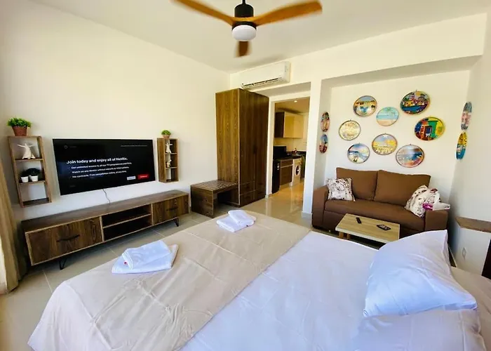 A Bright @gcribs - W/ Shared Pool! Apartman el-Gúna
