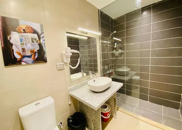 A Bright @gcribs - W/ Shared Pool! *